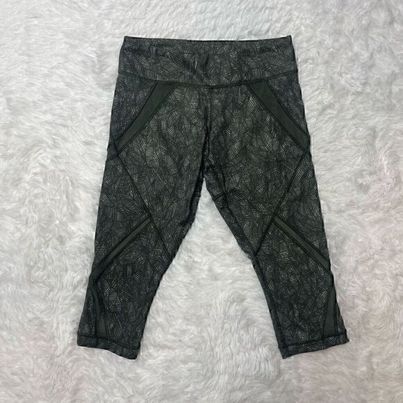 Lululemon Breezy Mesh Green Leaf Leggings Crop Capris Size 6 Athletic Stretch - Picture 2 of 9